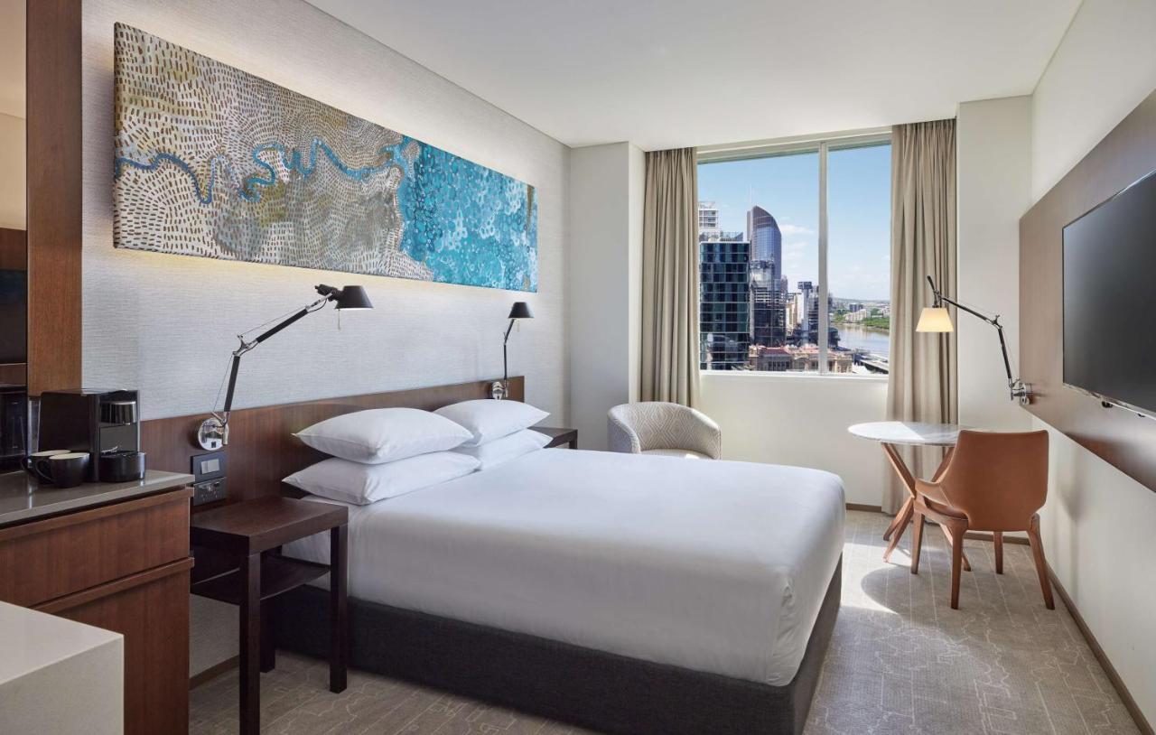 Hyatt Regency Brisbane Hotel Exterior photo A guest room at the hotel