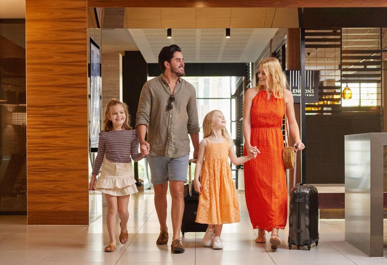 Hyatt Regency Brisbane Hotel Exterior photo Family at the hotel